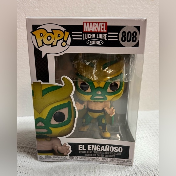 IMG_8302.jpg?v=1746047264&  Marvel Lucha Libre El Héroe Invicto Figure set - and El Enganoso